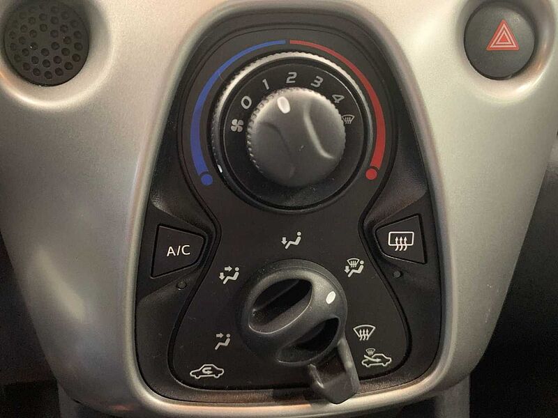 Toyota Aygo 1.0 x Bluetooth ZV Radio