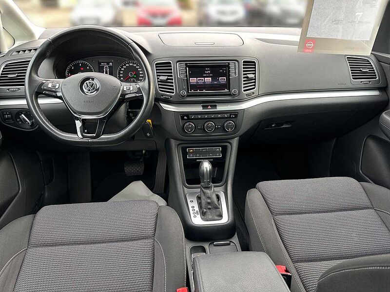 Volkswagen Sharan 2.0 TDI DSG Comfort SHZ 7-Sitze DYNAUDIO