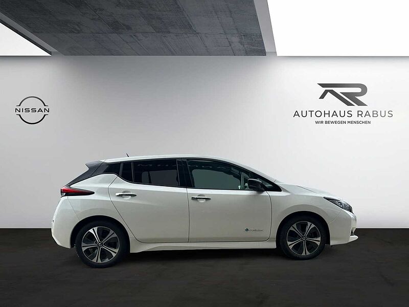 Nissan Leaf 40 KWh N-Connecta LED Navi DAB PDC R-Kamera